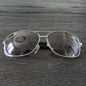 Chic Silver Aviator Sunglasses